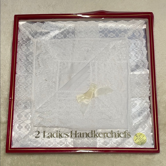 Vintage Berkshire 1984 White Lace Handkerchiefs - Picture 1 of 4